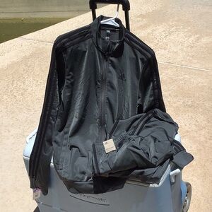 Addidas primgreen jogging 2piece set nwt size small